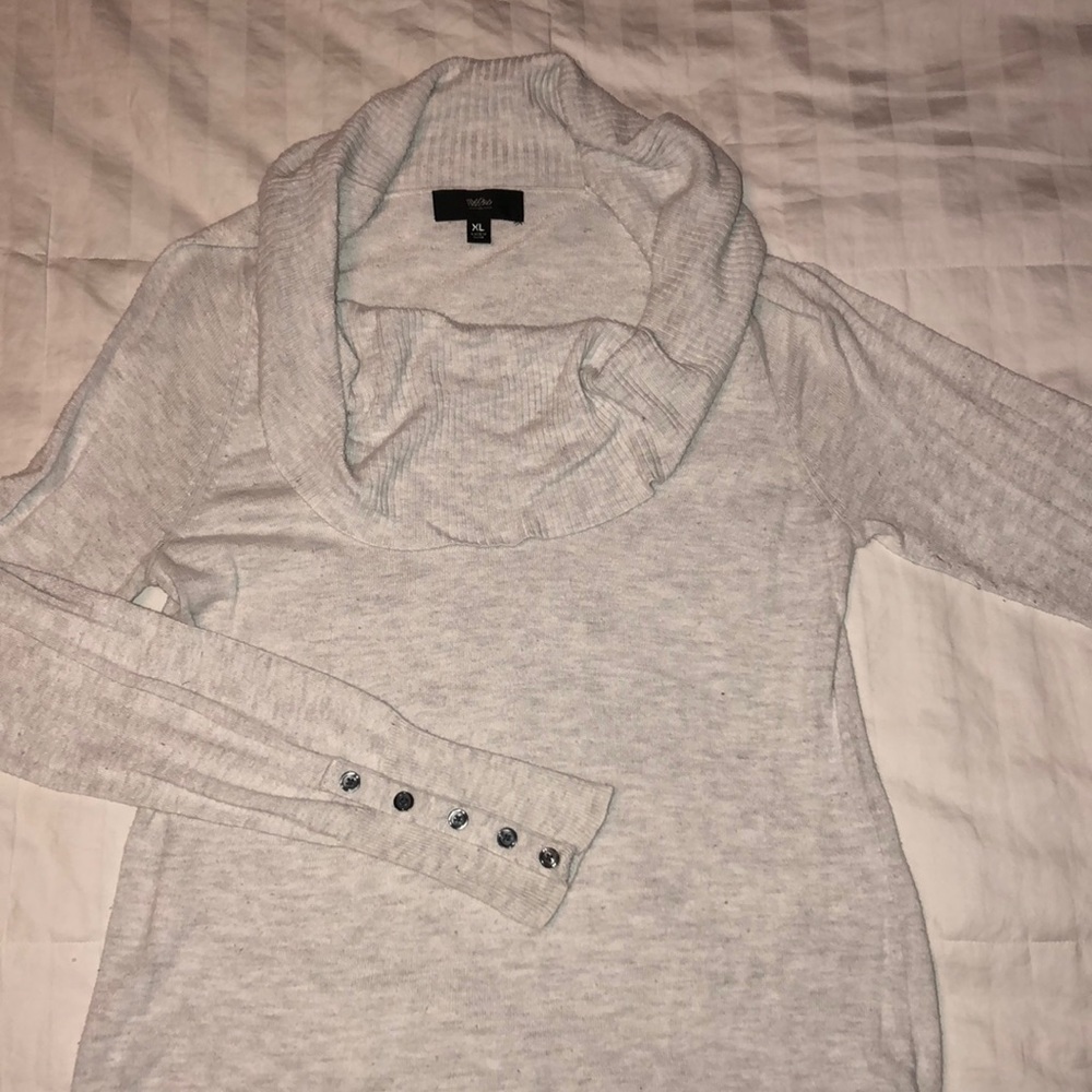 Comfortable and casual Mossimo Sweater